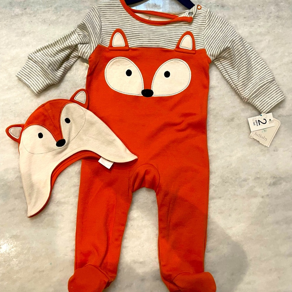 Folded fox onsie with hat